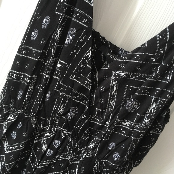 NWT Forever 21 Black/Blue/white paisley maxi dress - Picture 3 of 6